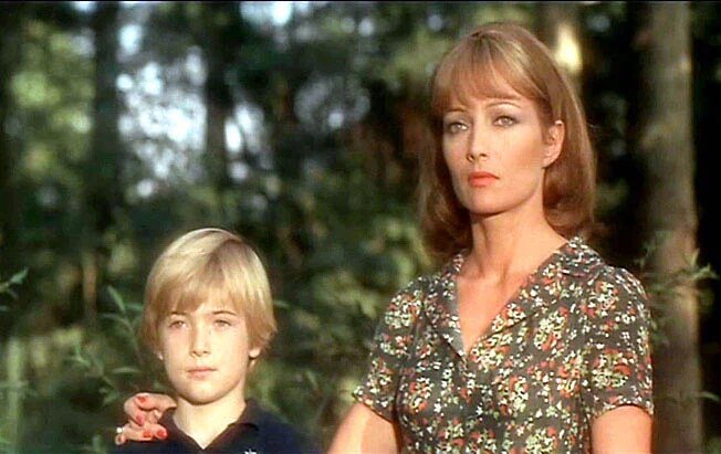 Фото: Кадр из фильма "Неверная жена"