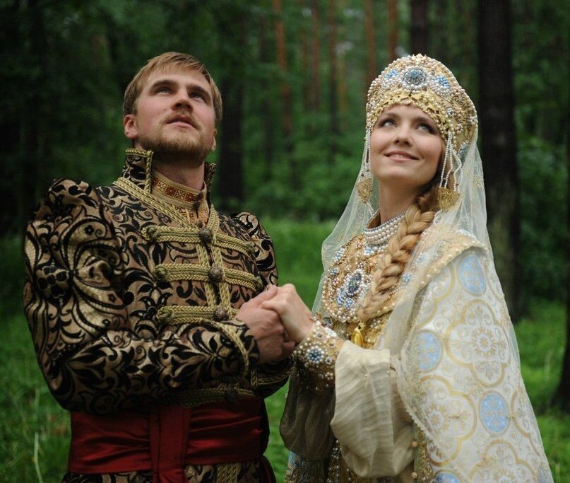 Русский свадебный костюм мужской и женский