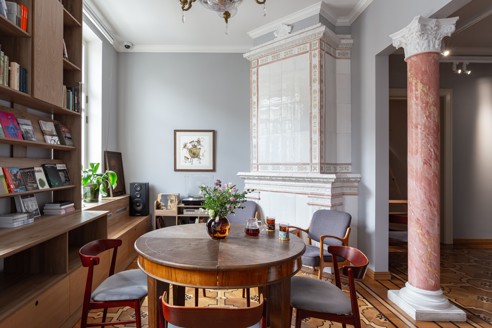 Интерьер чайной «Нитка». www.bg.ru