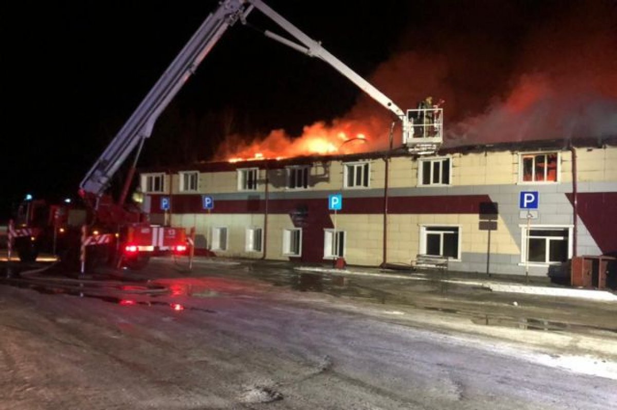    Под Нижним Тагилом сгорела кровля в двухэтажной гостинице