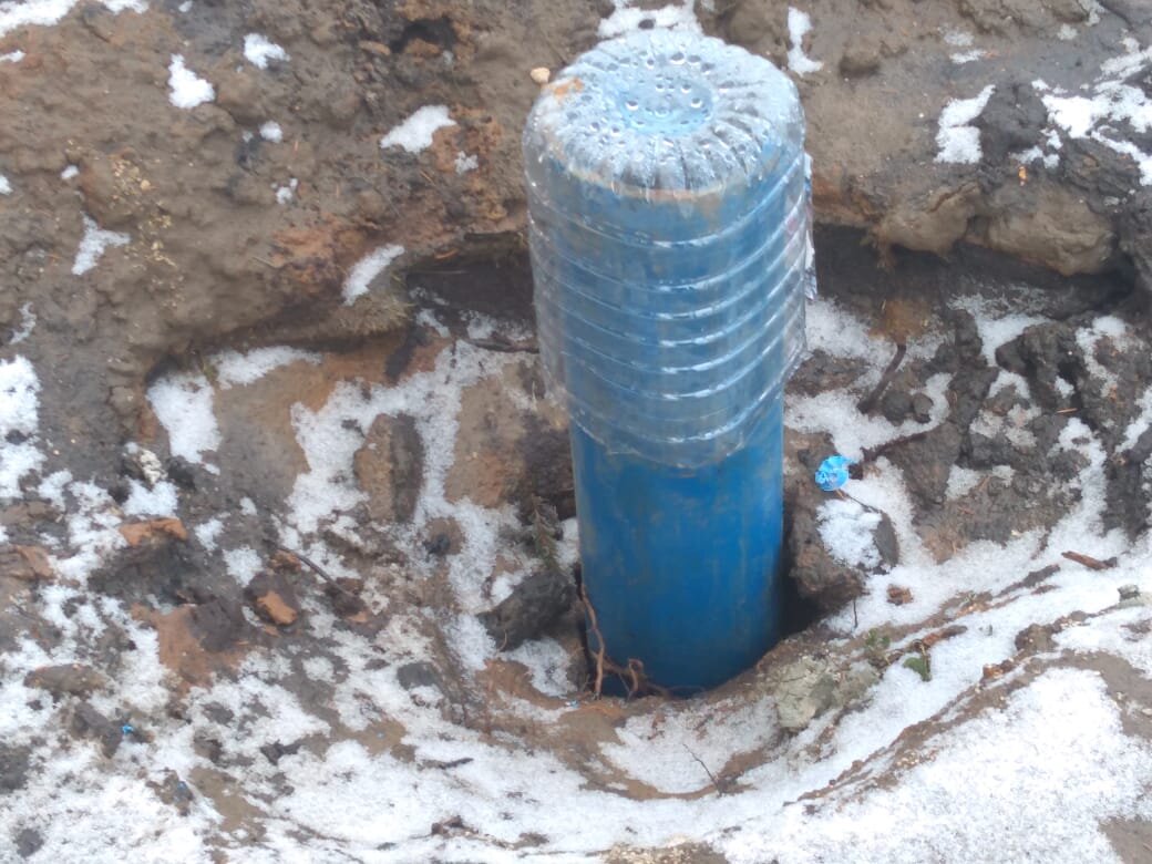 Это собственно весь видимый результат недельной работы. Кусок трубы из земли. 