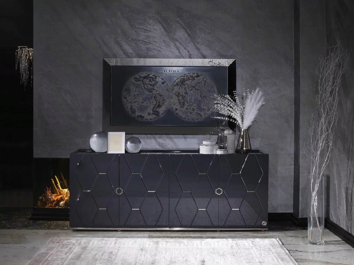 Пример интерьера от Lifestyle Unico. Буфет и зеркало из коллекции Vogue Silver