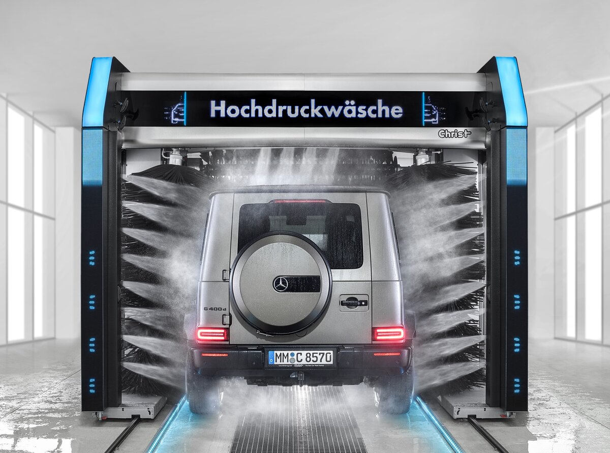 Предварительная мойка высоким давлением воды.