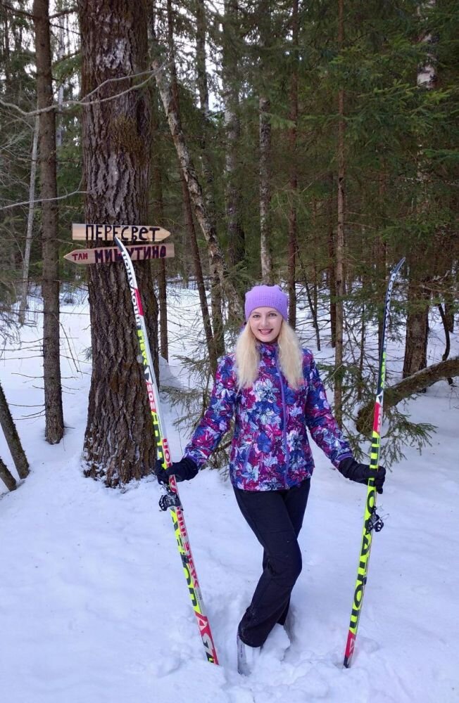 Как рассказывает сам Алексей Стенин, прошлой зимой в социальных сетях он предложил организовать укатку народных лыжных трасс и скинуться на топливо для снегохода.