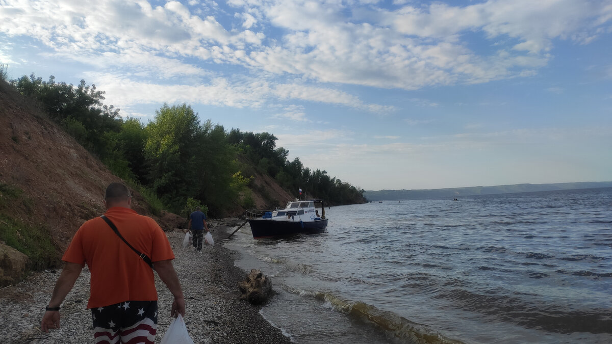Принцесса под Российским флагом в селе Тетюши, в Татарстане