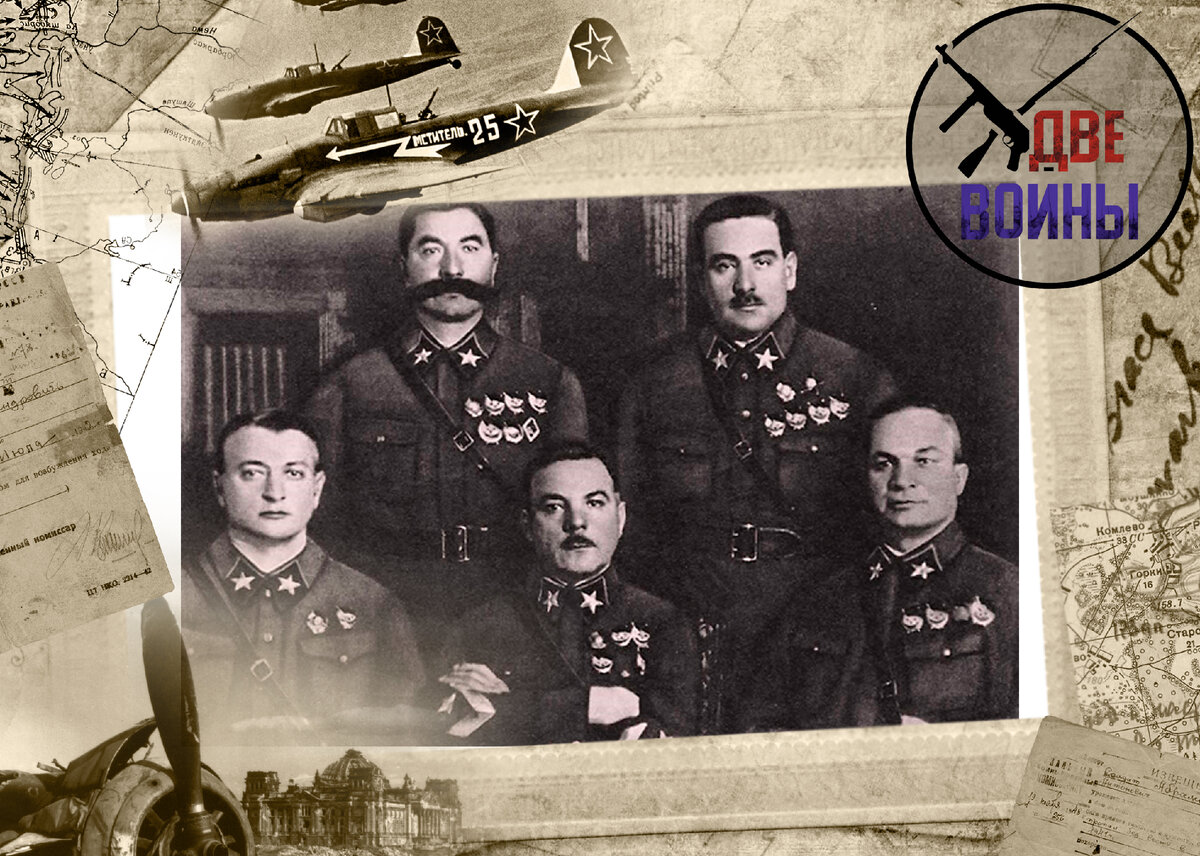 Первые Маршалы Советского Союза. Блюхер, которого называли «маршалом Востока», стоит рядом с Семёном Михайловичем Будённым. Фото в свободном доступе.