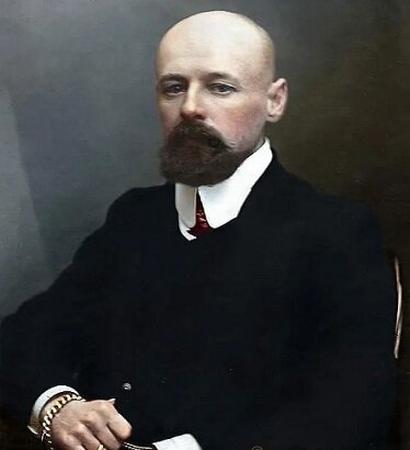 Лидер черносотенцев Пуришкевич Владимир Митрофаныч... А на Ленина-то как похож! Или у них стилист был один и тот же?