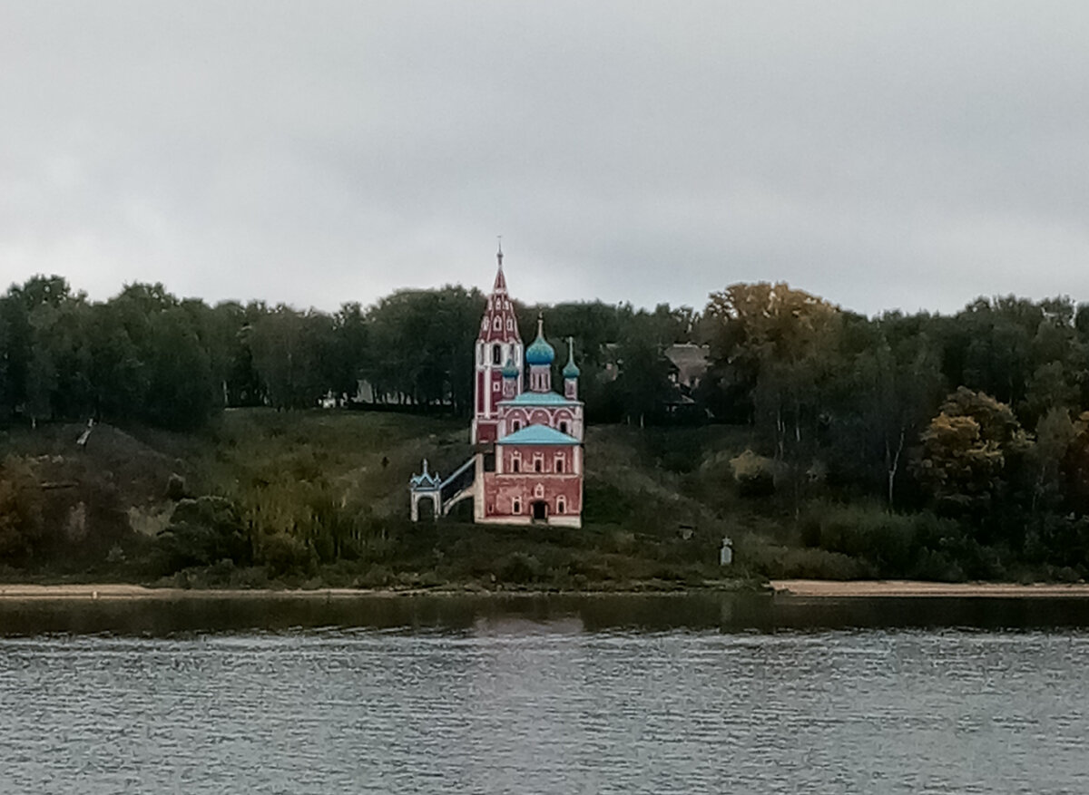 Тутаев. Вид с правого берега. 