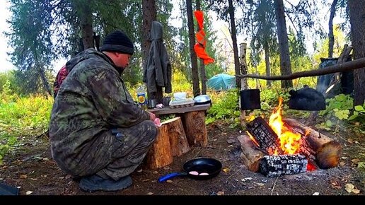 Женщина сплавлялась по тайге на каноэ 1.