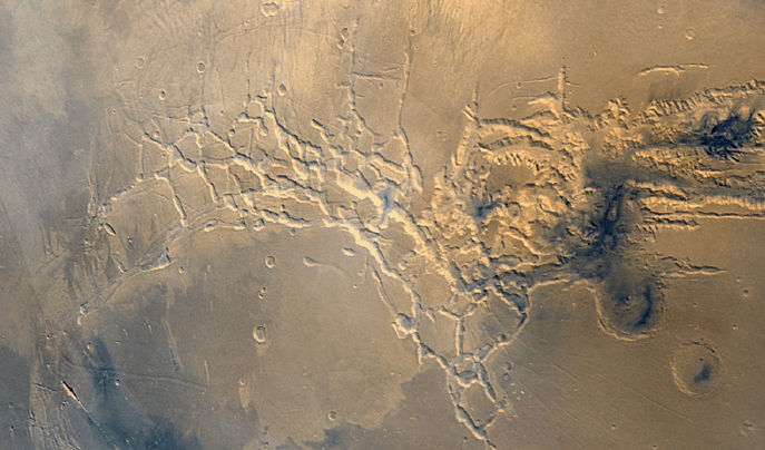 Лабиринт Ночи. Источник http://nssdc.gsfc.nasa.gov/imgcat/html/object_page/vo1_mg01n104.html