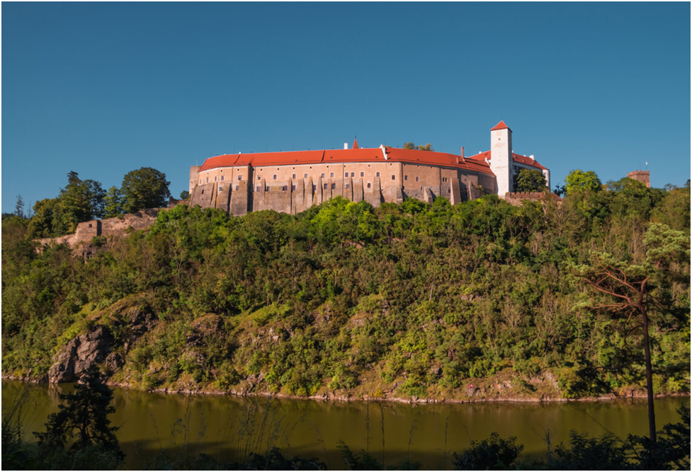Замок Битов. Фото из открытых источников.