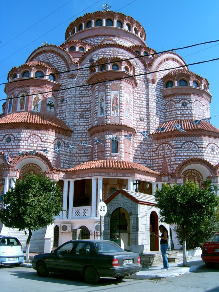 Красивый собор