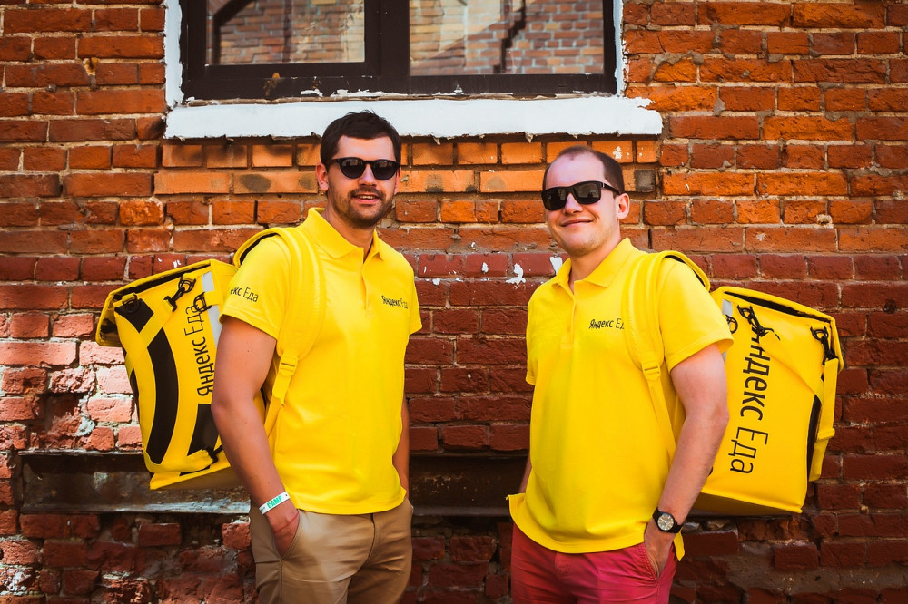  как подключиться к Яндекс Еде курьером на своей машине