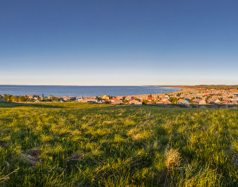 Лопшеньга — вся деревня в одном кадре. Фото: Кенозерский национальный парк.