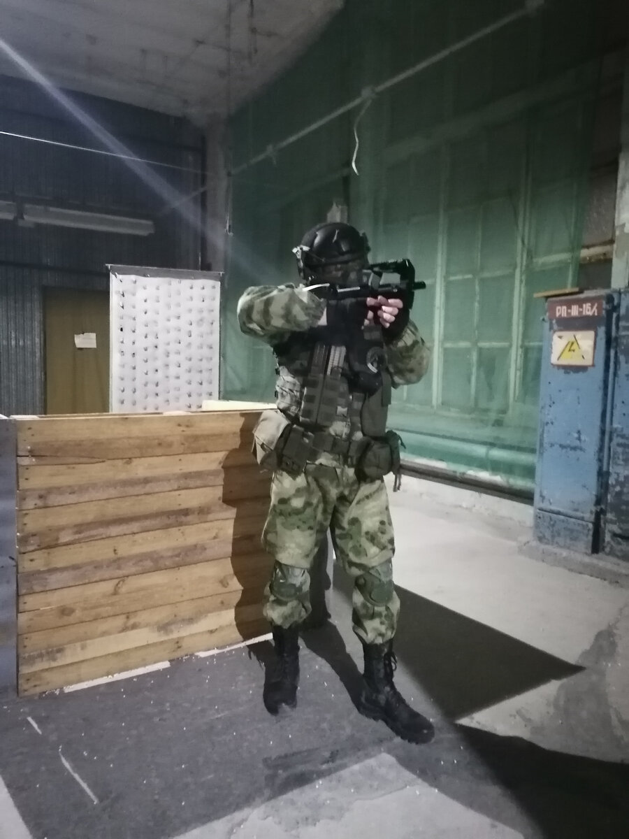 тоже "мох", П-90 и хорошо видно наколенники