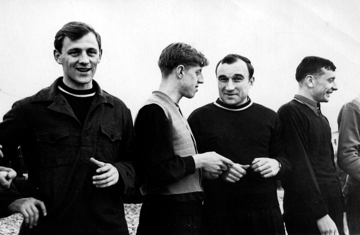 Виктор Соколов (слева)