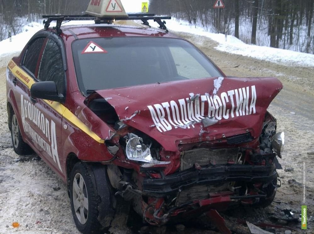 Автомобиль автошколы мастер попал в дтп