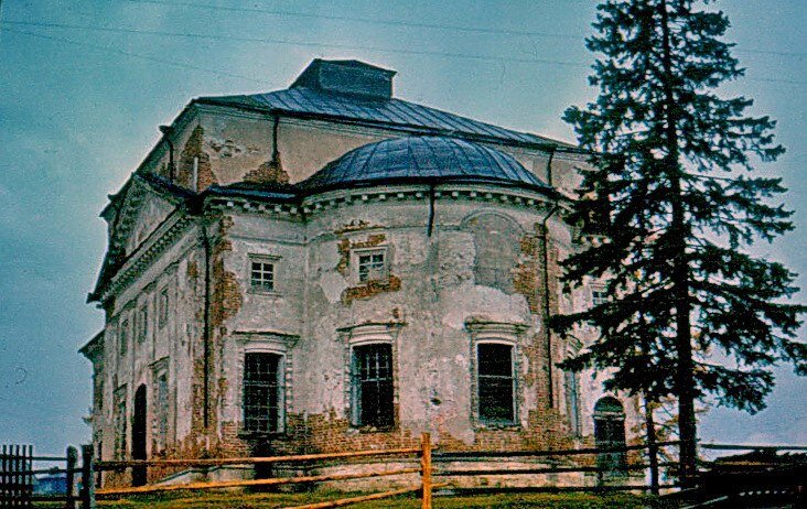 Церковь Благовещения Пресвятой Богородицы. 1988 год. Фото Павла Чикова 
