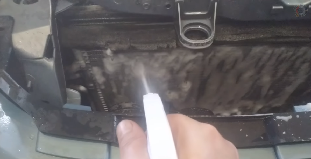 Можно ли эффективно помыть радиаторы не снимая их с автомобиля и как правильно э