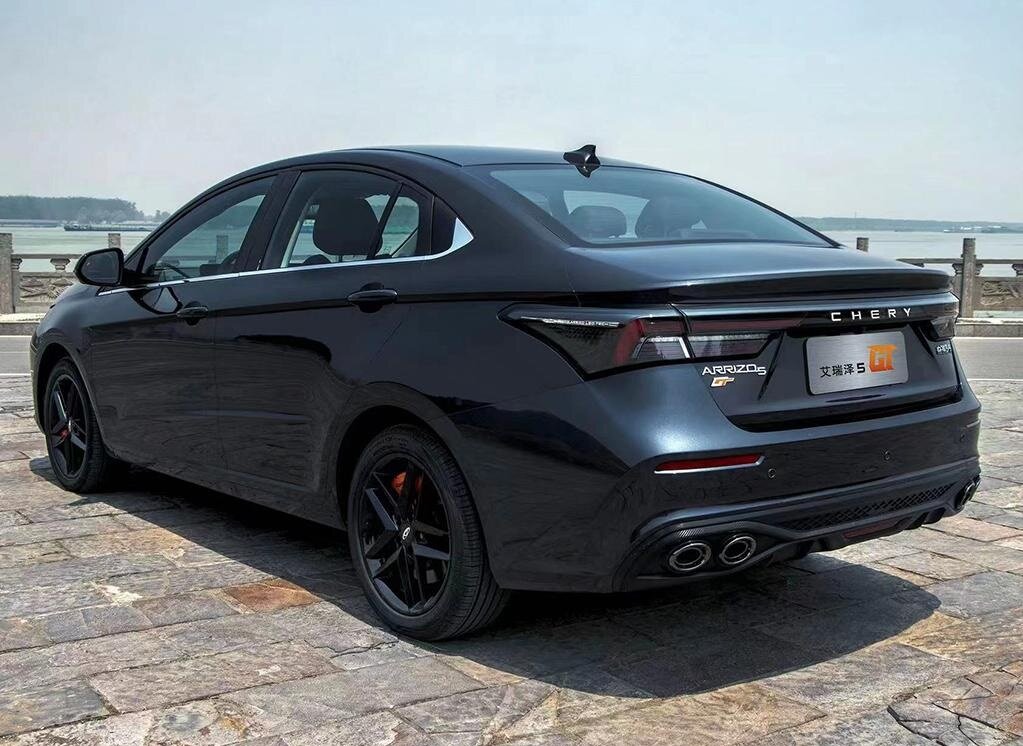 На фото: Седан Chery Arrizo 5 GT