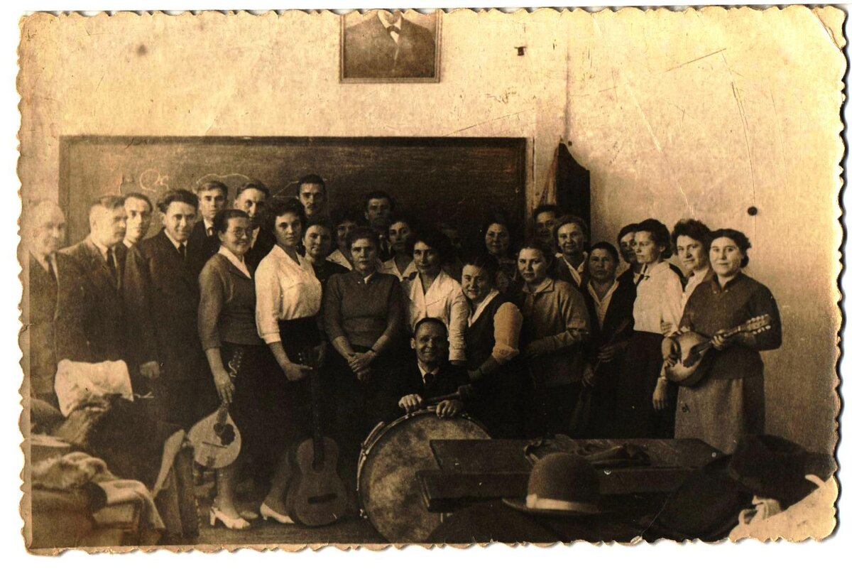 Коллектив учителей Ханской школы №13 