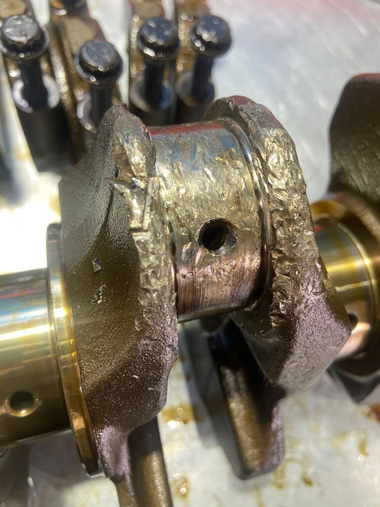 Пробило двигатель G4KE Hyundai Santa Fe на шоссе | Автосервис ...