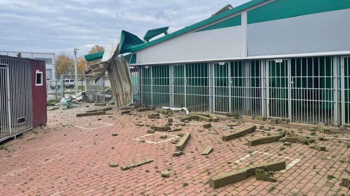    Из-за многочисленных обстрелов ВСУ таможенный пункт пропуска прекратил работу.