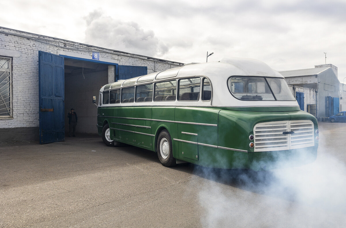 Раритетный автобус Ikarus 55 1953 года выпуска восстановили до заводского  состояния. Его можно будет увидеть в Музее транспорта Москвы. | MAXXIS  RUSSIA | Дзен