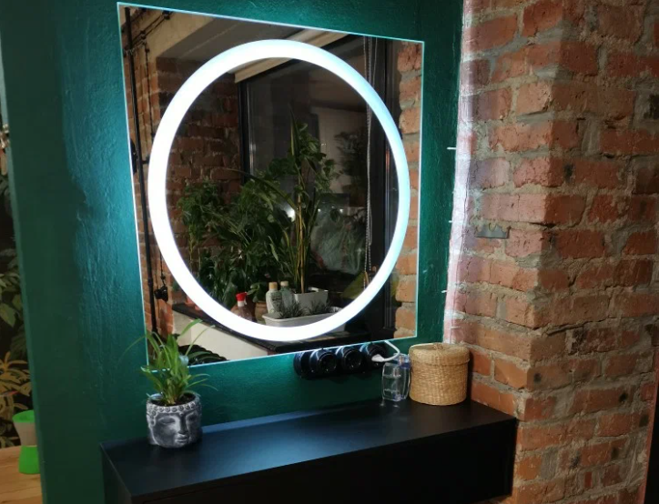 Зеркало с подсветкой