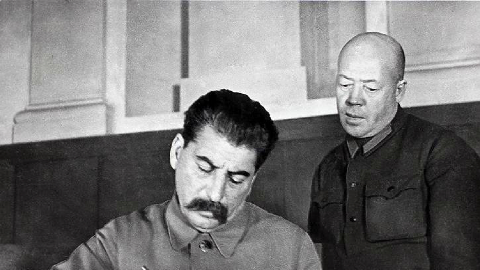 Сталин и Поскребышев 
