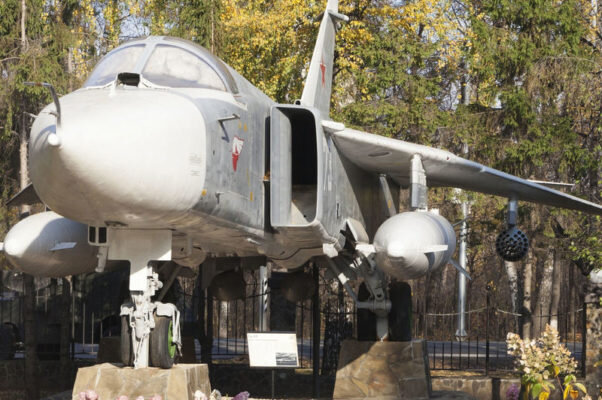    Бомбардировщик Су-24, бортовой номер 73 и заводской номер 2615334 (находился на аэродроме в Лебяжье, с 2018 года ― в музее техники Вадима Задорожного