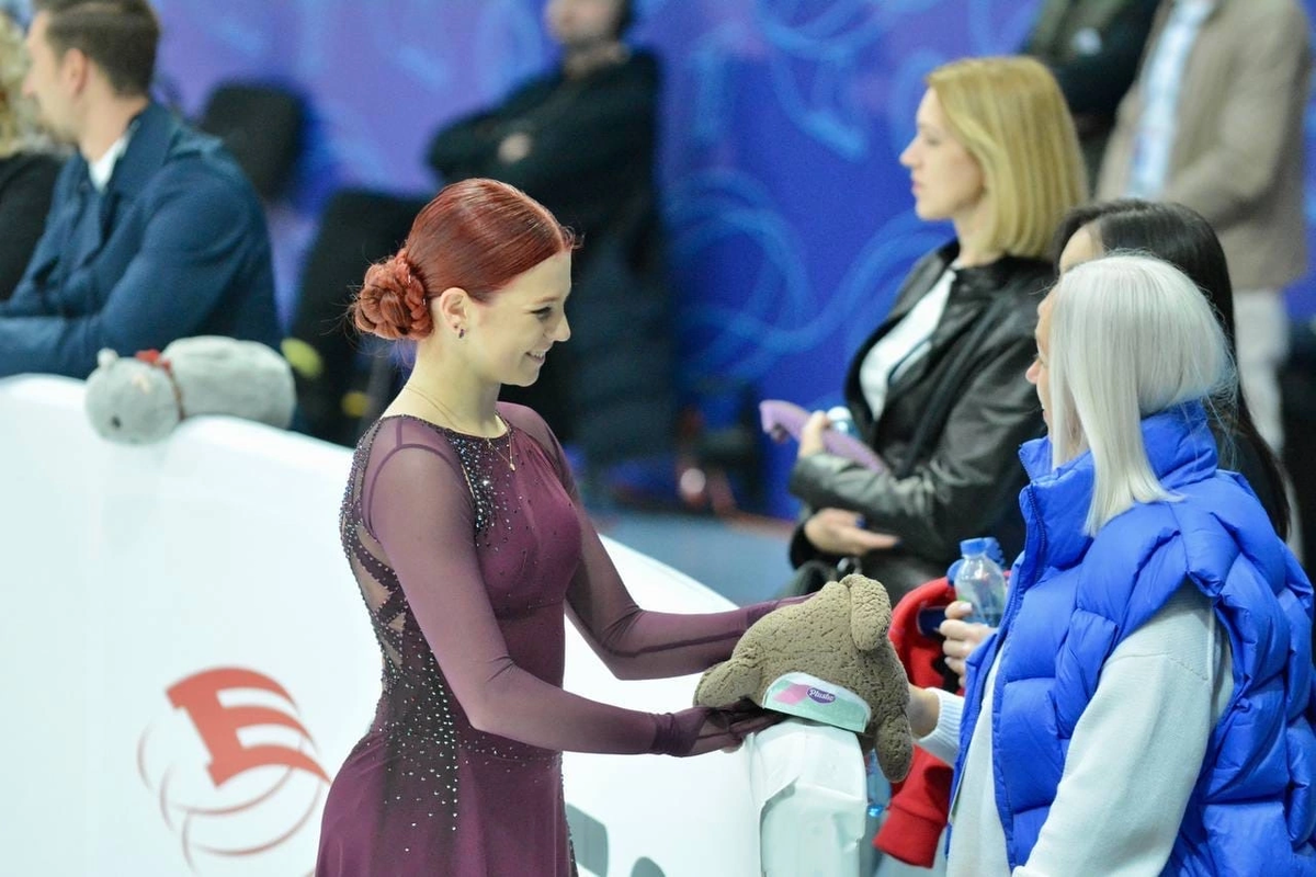 Александра Трусова со Светланой Соколовской. Фото из открытых источников. 