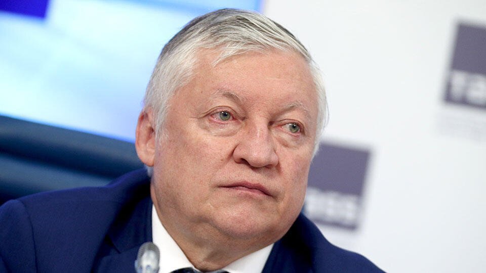     Экс-чемпион мира по шахматам Анатолий Карпов подключен к аппарату ИВЛ ТАСС/Михаил Терещенко