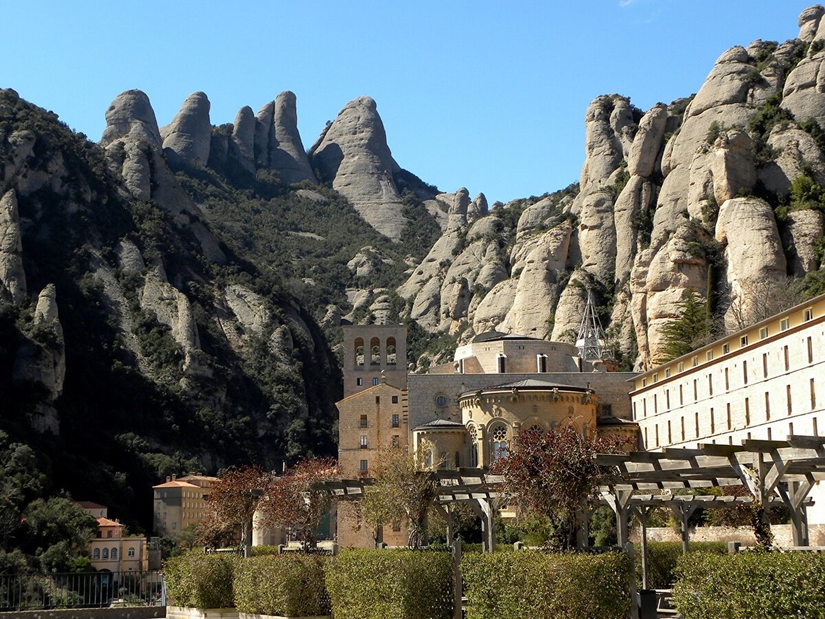 Монтсеррат монастырь в испании