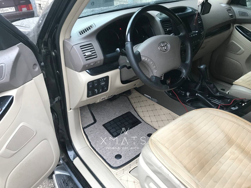 Коврики из экокожи на Toyota Land Cruiser Prado 120