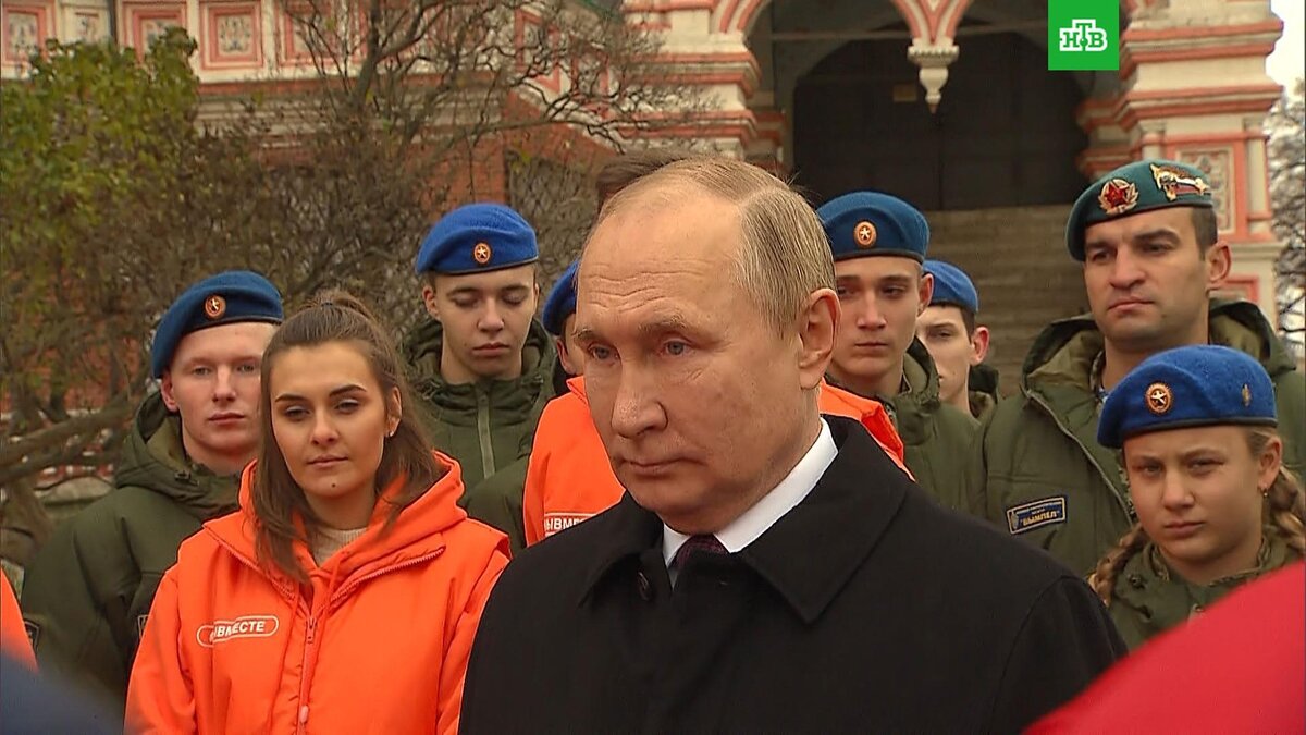    Путин: жителей Херсона необходимо вывезти из зоны военных действий