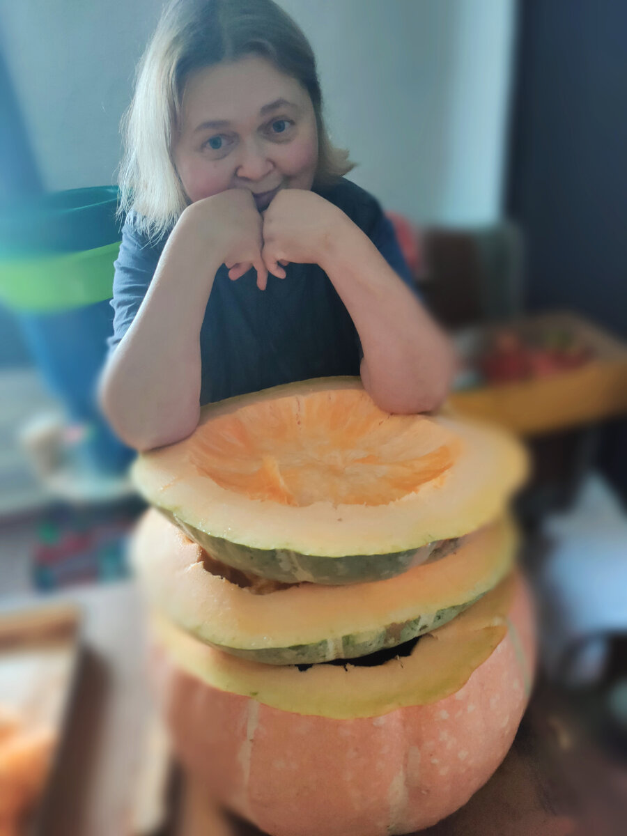 Тыква со срезанными верхом и низом. Фото автора.