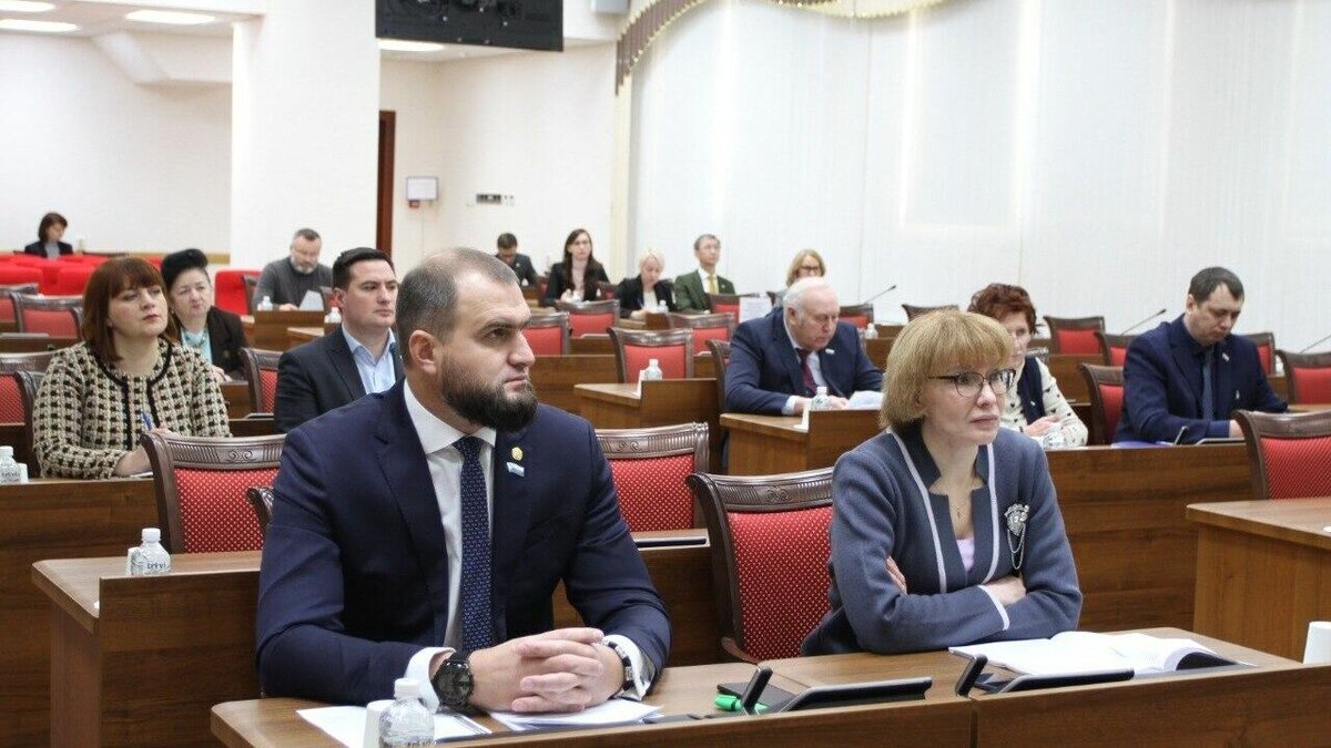     На совещание пригласили представителей профильных министерств правительства региона.