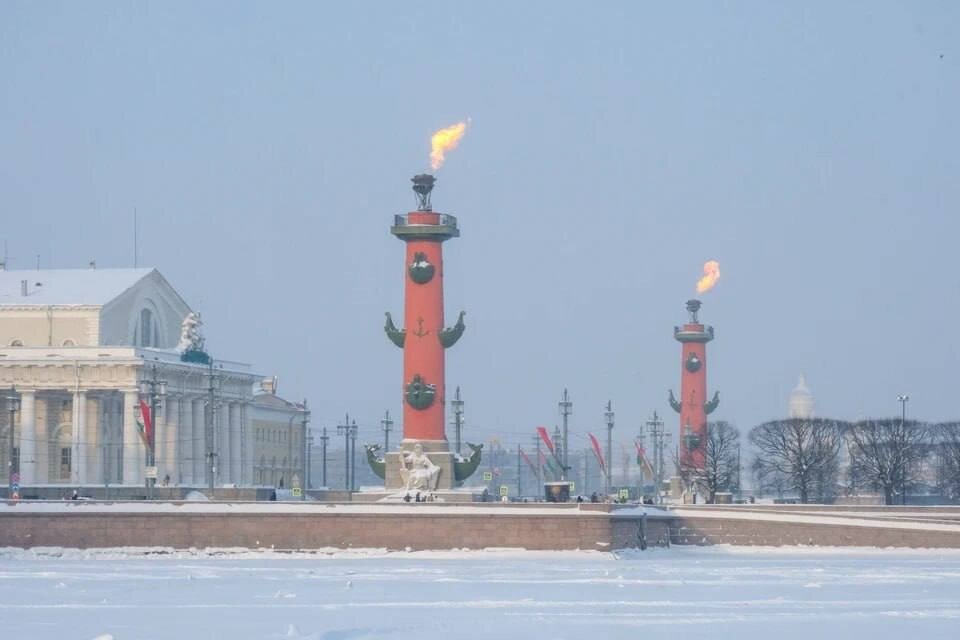 В честь дня освобождения от блокады зажгли факелы 