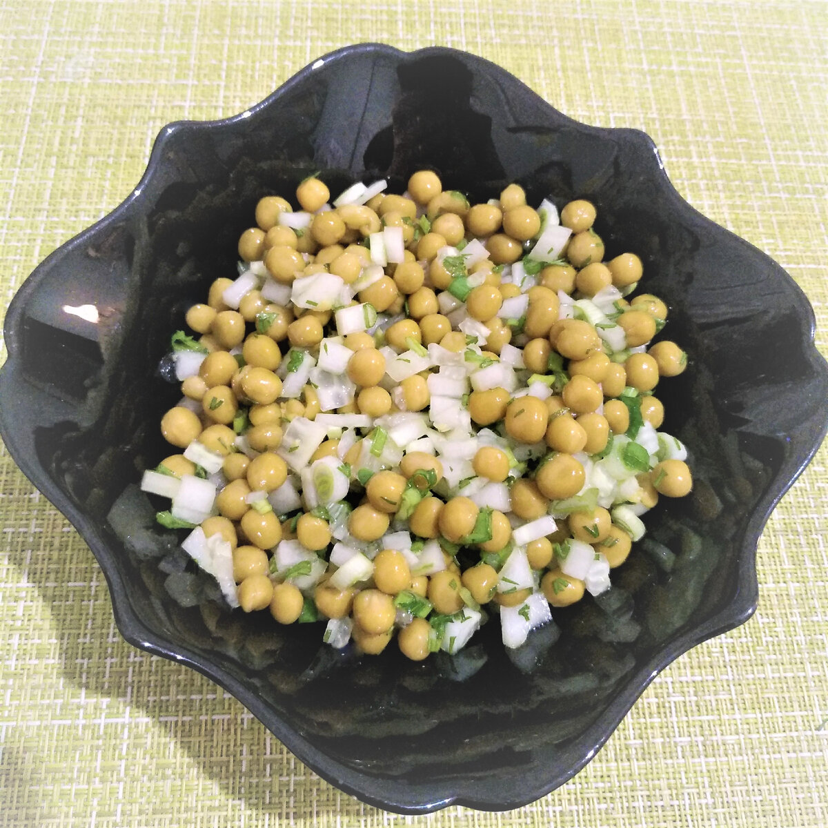 Очень простой и очень вкусный салат!