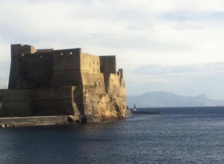 «Ne valsa la pena di venire a Napoli» - Оно того стоит - приехать в Неаполь. В итальянской школе использование частицы ne нас начали учить с этой фразы (Фото автора)