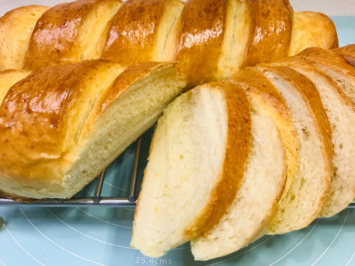 ватрушка из батона с творогом. батон с творогом. наталья калинина ватрушки с творогом. пшеничные батоны на закваске. батон с творогом в духовке.