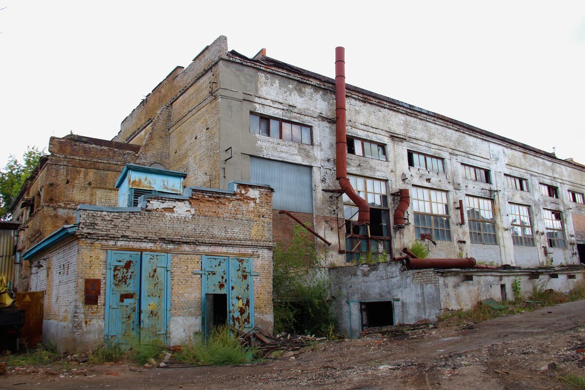 Самарская фабрика. Самарский завод клапанов заброшенный. Самара заводы. ОАО "Самарский завод "экран". Заброшенный завод подшипников Самара.