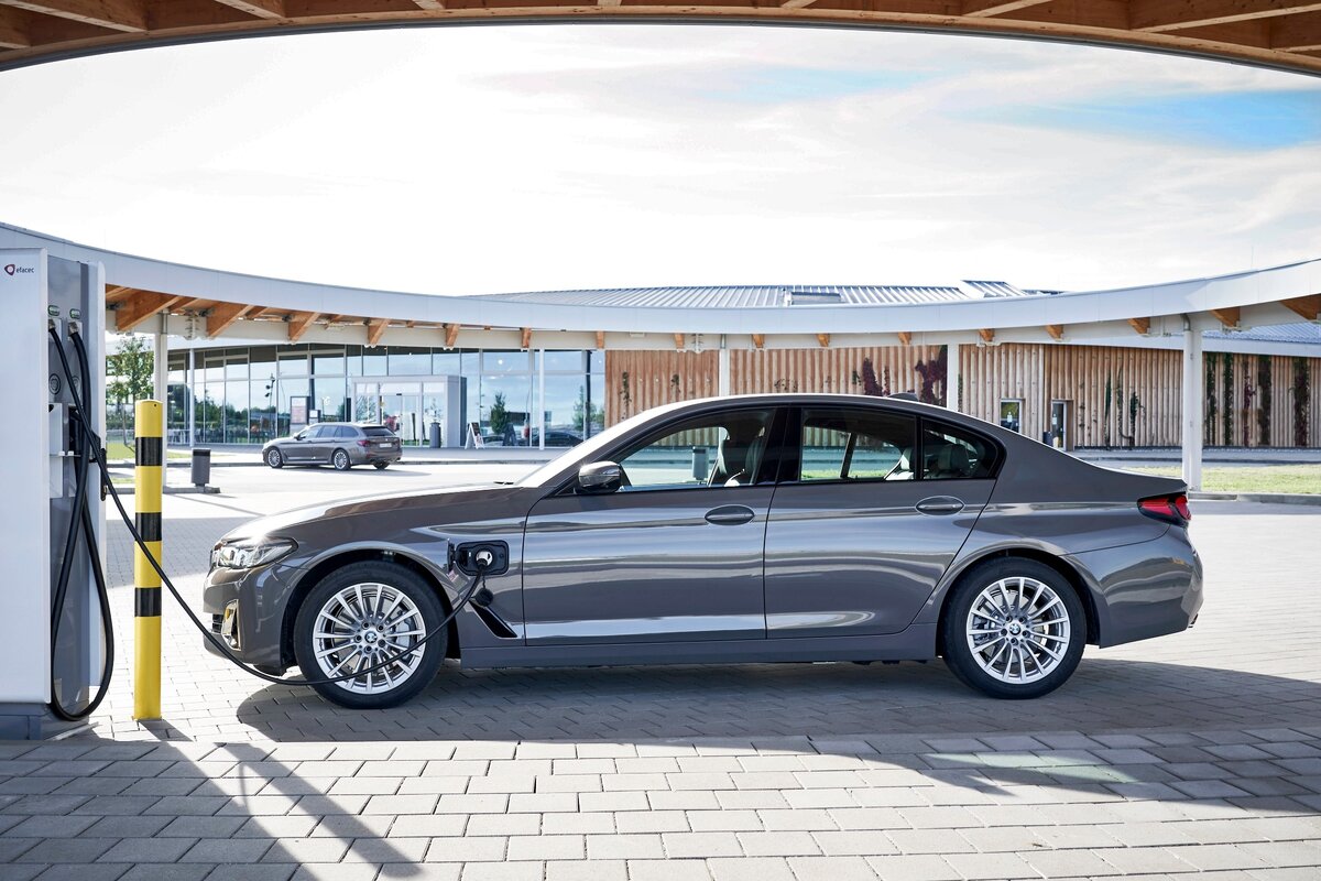 BMW 520e Sedan
