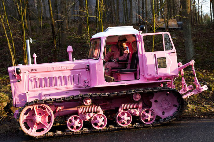 Гламурный трактор для Барби