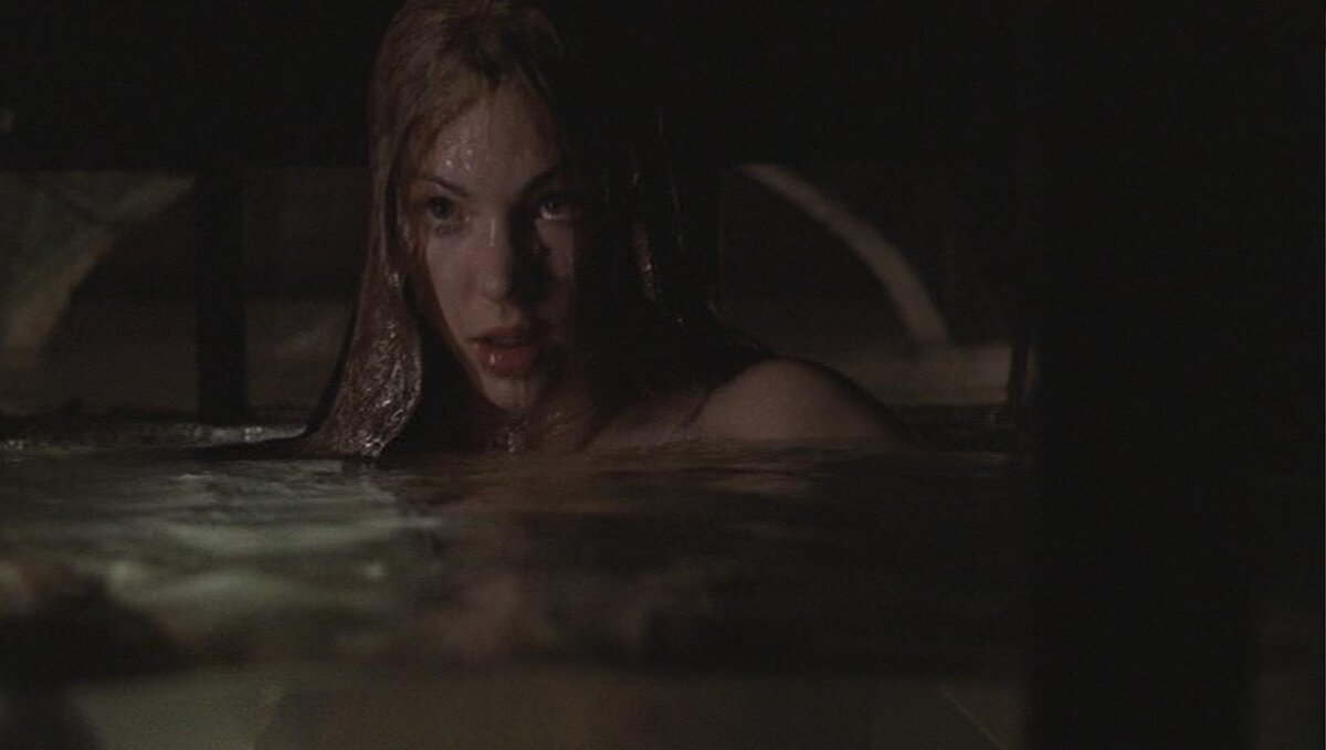 Кадр из фильма «Ужас из бездны» (2001)