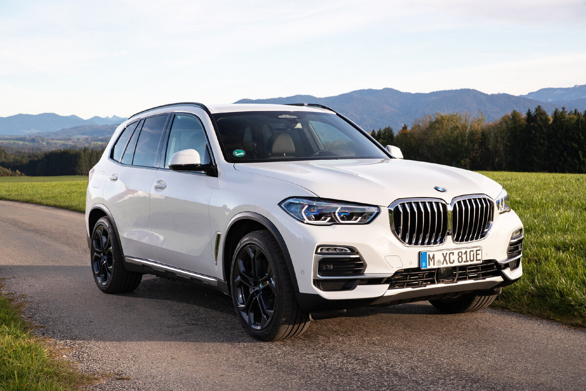 Bmw x7 отзывы. БМВ x5 2021. BMW x5m 2022. БМВ х5 новый. BMW x5 Hybrid.