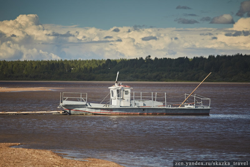 50 рублей и прокатят на таком катере