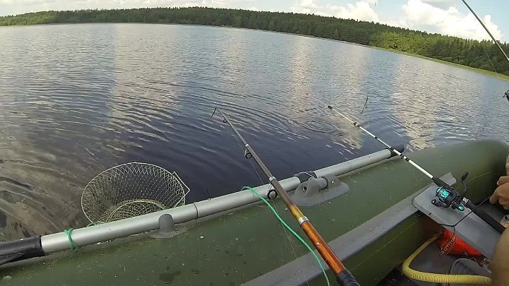 На что лучше ловить с лодки