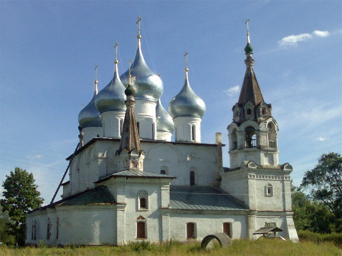 Крестовоздвиженский храм в Тутаеве